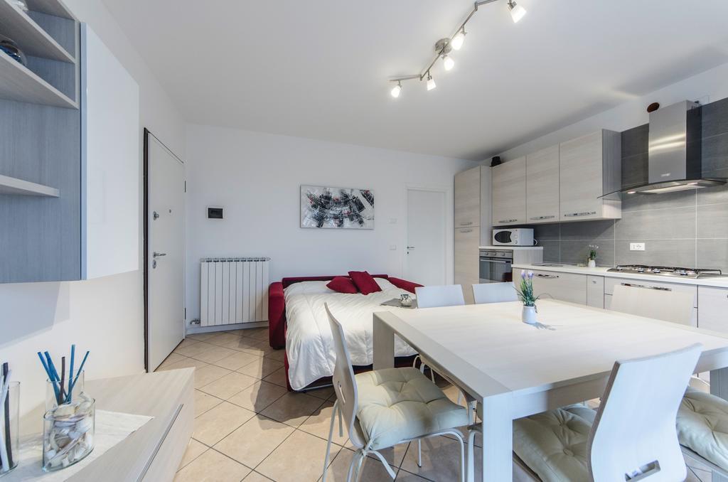 Residence Villaggio Dei Fiori Con Piscina E Posto Spiaggia Incluso كاوْرلي الغرفة الصورة