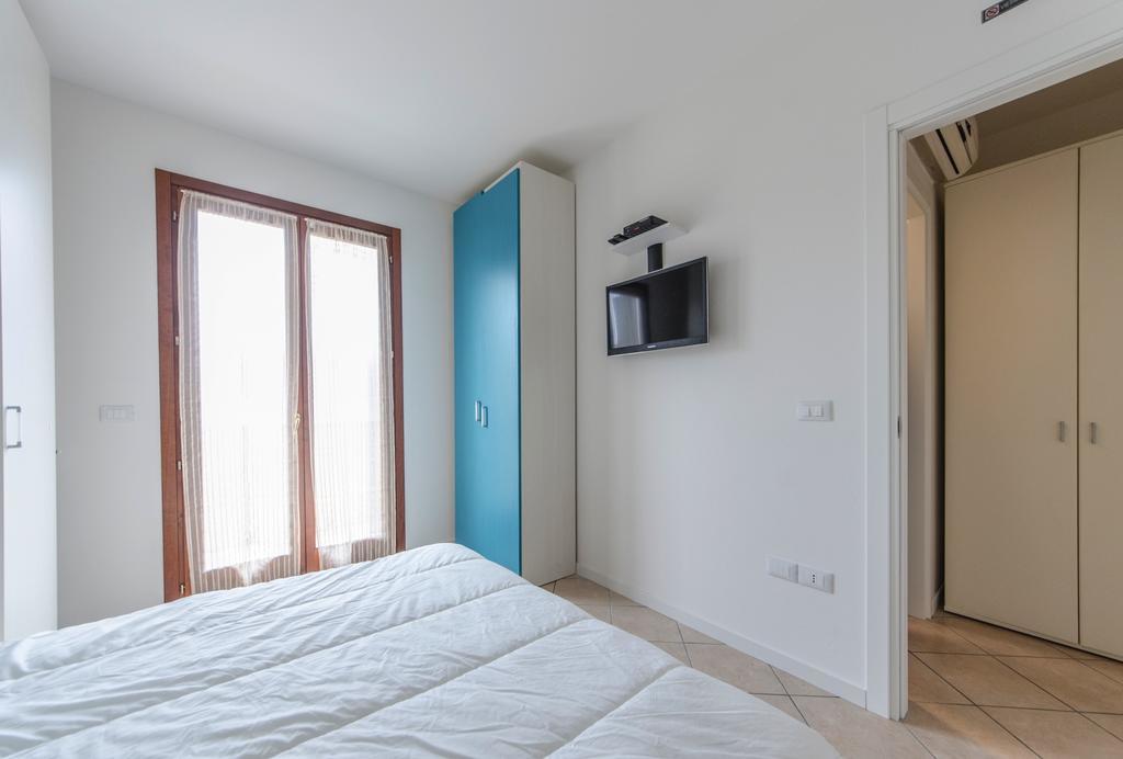 Residence Villaggio Dei Fiori Con Piscina E Posto Spiaggia Incluso كاوْرلي الغرفة الصورة